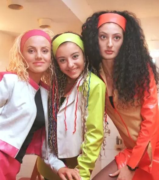 Ce s-a ales de Selena, fosta membră a trupei Candy. E total schimbată, la 19 ani după ce a renunțat la cariera muzicală!