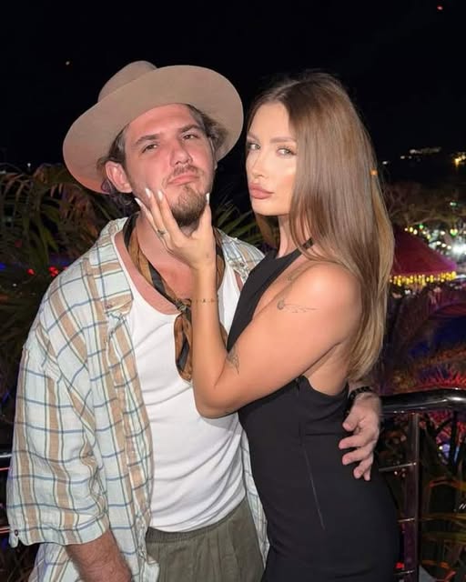 Cu ce se ocupă iubita lui Cuza de la Neatza, de fapt. Alexandra a fost inițiată de Ema Uta!