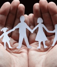 Zile libere pentru părinți în România. Vor lua și bani cât stau acasă. Vezi mai jos Legea se aplică mai ales iarna