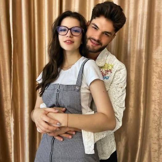 Cleopatra Stratan a făcut anunțul la cinci ani de la nunta cu Edward Sanda. Artista a ținut să spună chiar ea tot: “Am…”