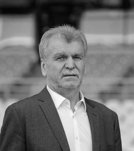 Fiul lui Dinu Gheorghe rupe tăcerea despre moartea părintelui său Ce a făcut fostul președinte al Rapidului în ultimele clipe de viață