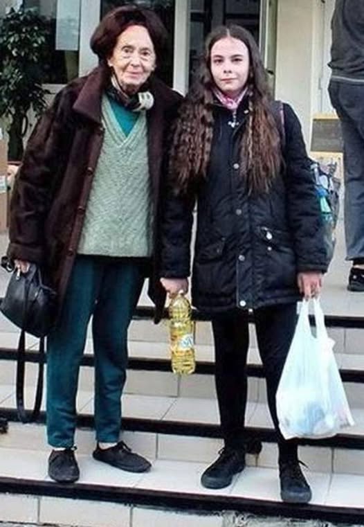 Ce drum și-a ales în viață fiica Adrianei Iliescu, femeia care a născut la 67 de ani. Reacția incredibilă a tinerei atunci când a aflat cine este tatăl ei