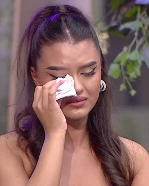 Criss vrea să părăsească emisiunea! „Mă gândesc serios să plec acasă”. Ce se întâmplă în aceste momente cu concurenta de la „Casa iubirii”