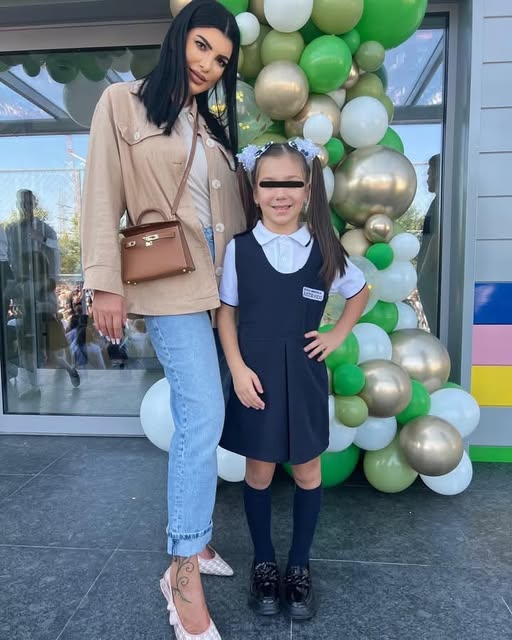 Orice mamă își dorește tot ce e mai bun pentru puiul ei, iar Andreea Tonciu nu face excepție! Ce este hotărâtă să facă pentru a-i asigura fiicei ei un viitor fără griji: