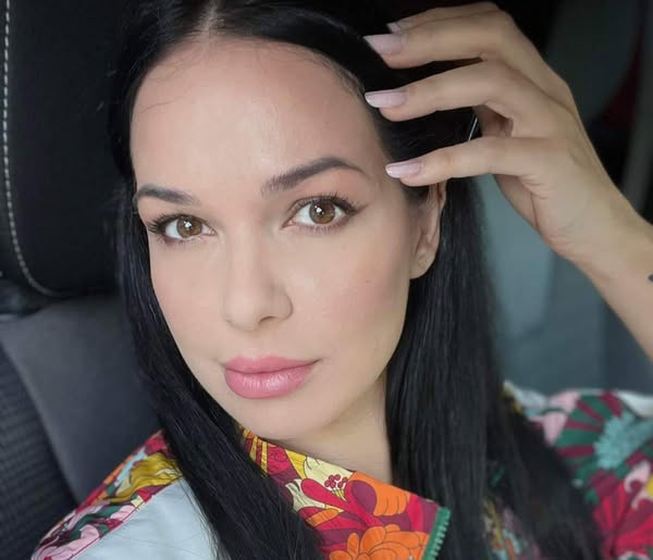 Deea Maxer, mesaj sfâșietor după decesul bunicii sale! Gestul pe care l-a făcut în memoria ei: