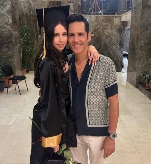 Ana Violeta, fiica Andreei Marin și a lui Ștefan Bănică, sărbătorită la final de liceu. O zi cu emoții pentru toți cei dragi