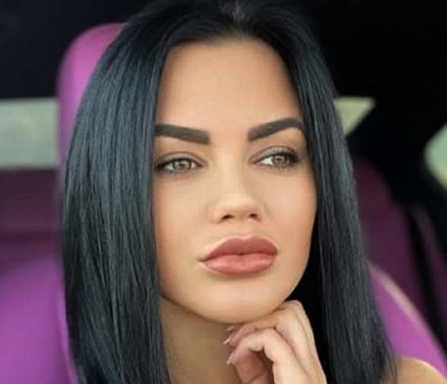 Carmen de la Sălciua, răvășită de pierderea tatălui său. O relație marcată de o lungă perioadă de înstrăinare