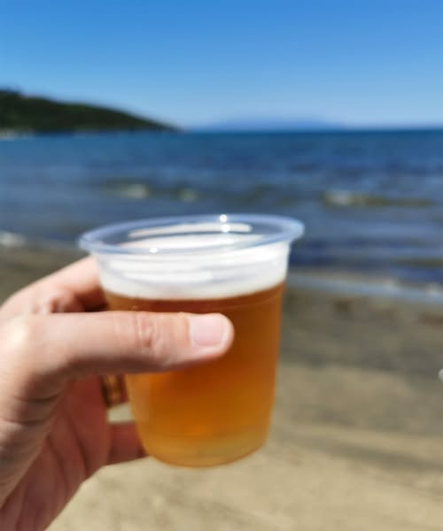 Cât costă o BERE la draft, în Eforie Nord. Turiștii au crezut că este o eroare