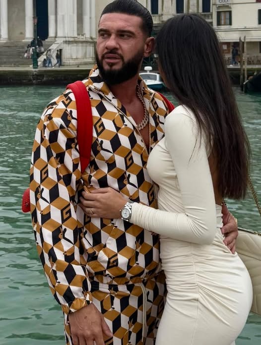 Dorian Popa s-a logodit cu iubita lui, Andreea. Primele reactii mamei artistului