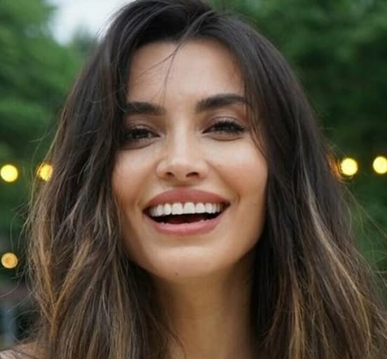 Lili Sandu, mărturisire surprinzătoare despre un coleg de la Pro TV: „Cred că îl iubesc mai mult decât pe Silviu”.Vezi in comentarii