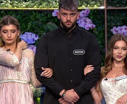 Despărțire dureroasă în Casa iubirii. Cine a fost eliminat din competiție. Reacțiile neașteptate ale concurenților după anunțul făcut de Andreea Mantea.vezi in comentarii