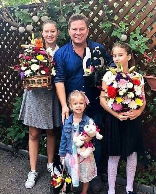 Pavel Bartoș, despre viața de familie și sprijinul necondiționat pentru soția sa: „Sunt tare mândru de ele”.Vezi in comentarii