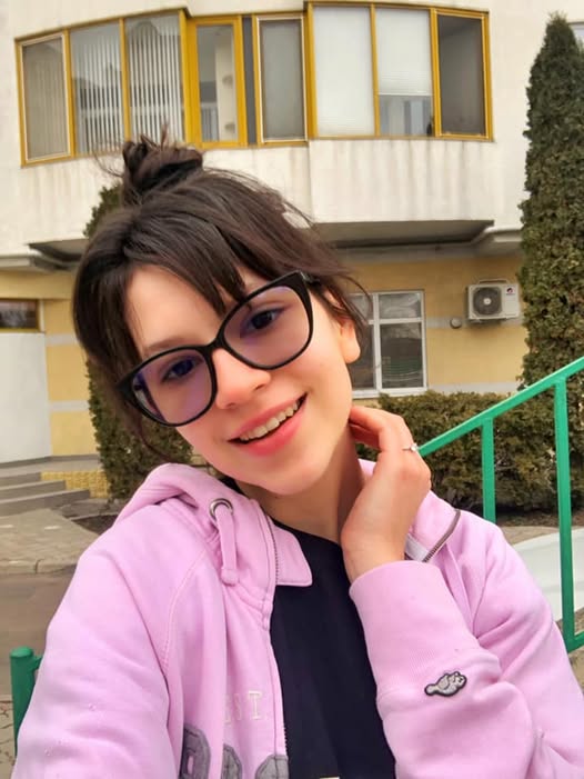 Cleopatra Stratan se simte împlinită: „Nu pot pune capul pe pernă fără rugăciunea de recunoștință”.vezi in comentarii