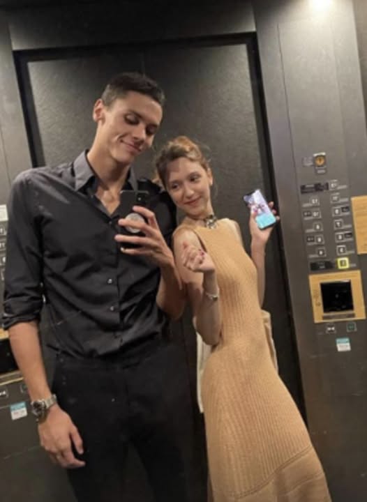 David Popovici, despre momentul dificil dinaintea Campionatului Mondial: „A fost nevoie să-mi amintesc că sunt suficient de bun”.vezi in comentarii