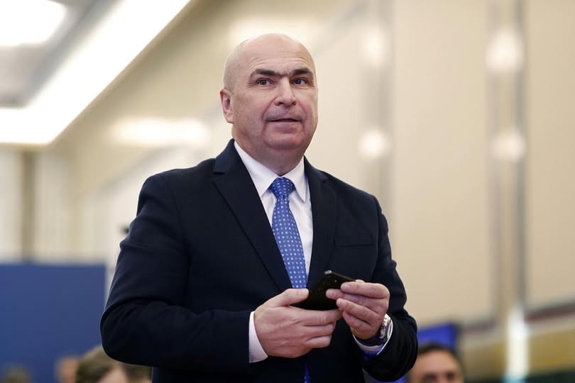 „Averea lui Ilie Bolojan, la control: ce deține și cât câștigă ca premier”.vezi in comentarii