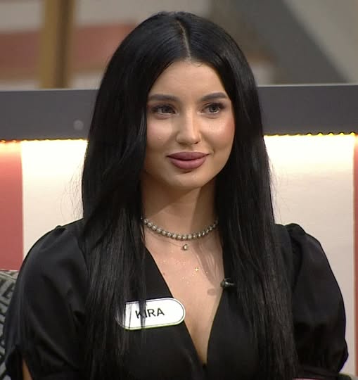 Kira, noua apariție din „Casa iubirii”. Cine este tânăra de 22 de ani care a cucerit concurenții încă din prima zi.Vezi în primul comentariu
