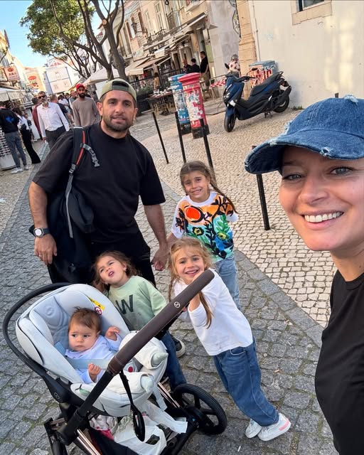 De 4 ori tătic! Cine este și cu ce se ocupă soțul Laurei Cosoi. De ce este Cosmin Curticăpean „bărbatul perfect”.Laura Cosoi are numai cuvinte de laudă
