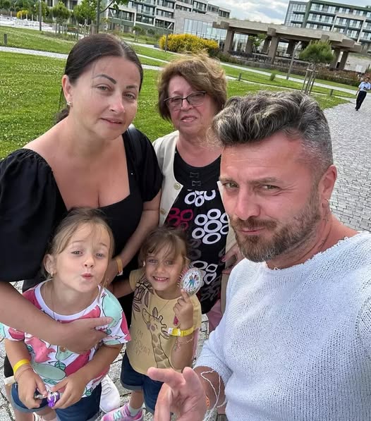 Tavi Clonda, despre cum i s-a schimbat viața odată cu venirea copiilor: „Un zâmbet de-al lor face cât două stadioane”.vezi in comentarii