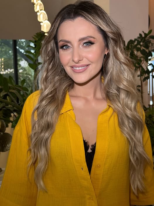 Alina Sorescu, despre viața amoroasă după divorț: este pregătită pentru o nouă relație? „M-am lăsat cufundată în tot ce ține de munca mea”.Vezi in comentarii