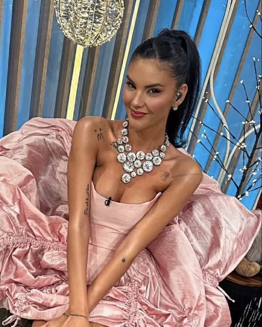 Ramona Olaru a acceptat să fie prietena cu beneficii a unui bărbat și a recunoscut tot! Ce a atras-o la el, de fapt .Vezi in comentarii