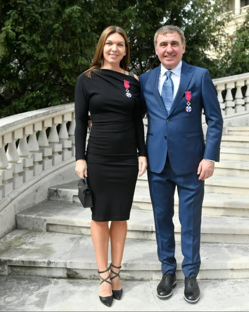 Gică Hagi a contribuit la afacerile Simonei Halep de Revelion. Sejurul ales de „Rege” a adus încasări consistente.Vezi in comentarii