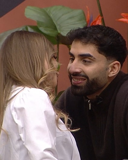 Ahmed și Veronica s-au hotărât! Cei doi pleacă împreună la ..Vezi in comentarii