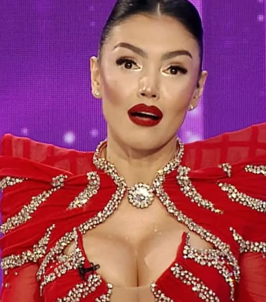 Situație fără precedent în „Casa iubirii”! Doi concurenți ajung la egalitate în marea finală sezonului 4. Momente tensionate, lacrimi și o surpriză care schimbă totul.Vezi in comentarii