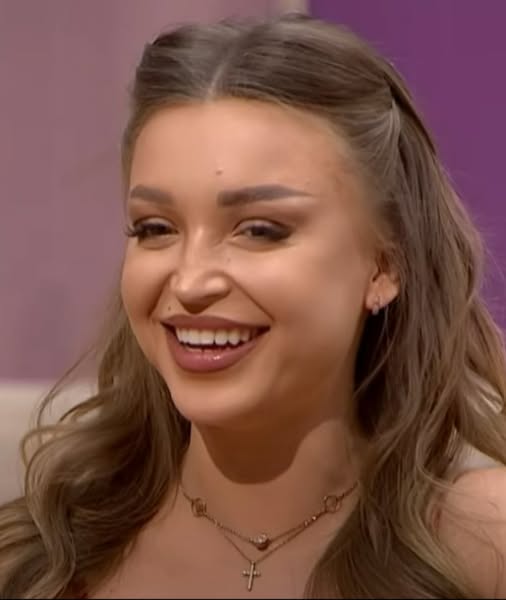 Cum arăta Veronica de la „Casa iubirii” înainte de intervențiile estetice. Imaginea care a stârnit curiozitatea fanilor.Vezi in comentarii