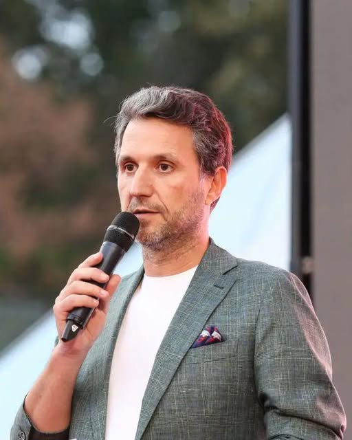 Ce avere are Andi Moisescu? Care dintre preocupările sale îi aduce cel mai consistent venit.Vezi in comentarii