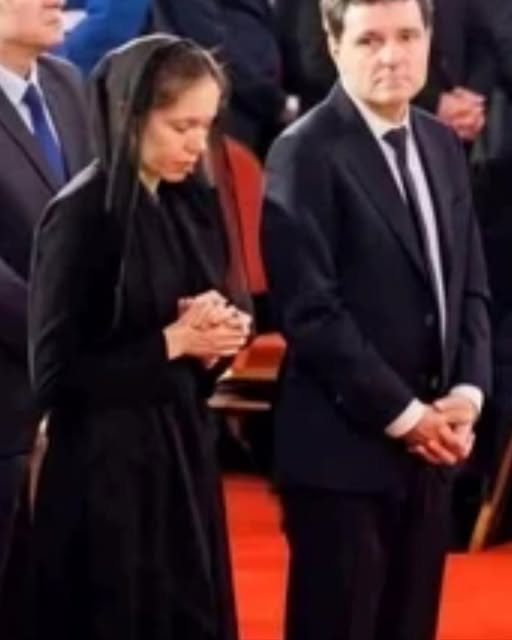 Durere în familia lui Nicușor Dan. Prima Doamnă, devastată de o pierdere greu de dus…Vezi in comentarii