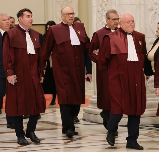 SCANDAL la CCR și în justiție: magistrații iau în calcul plecări în masă… Vezi mai mult