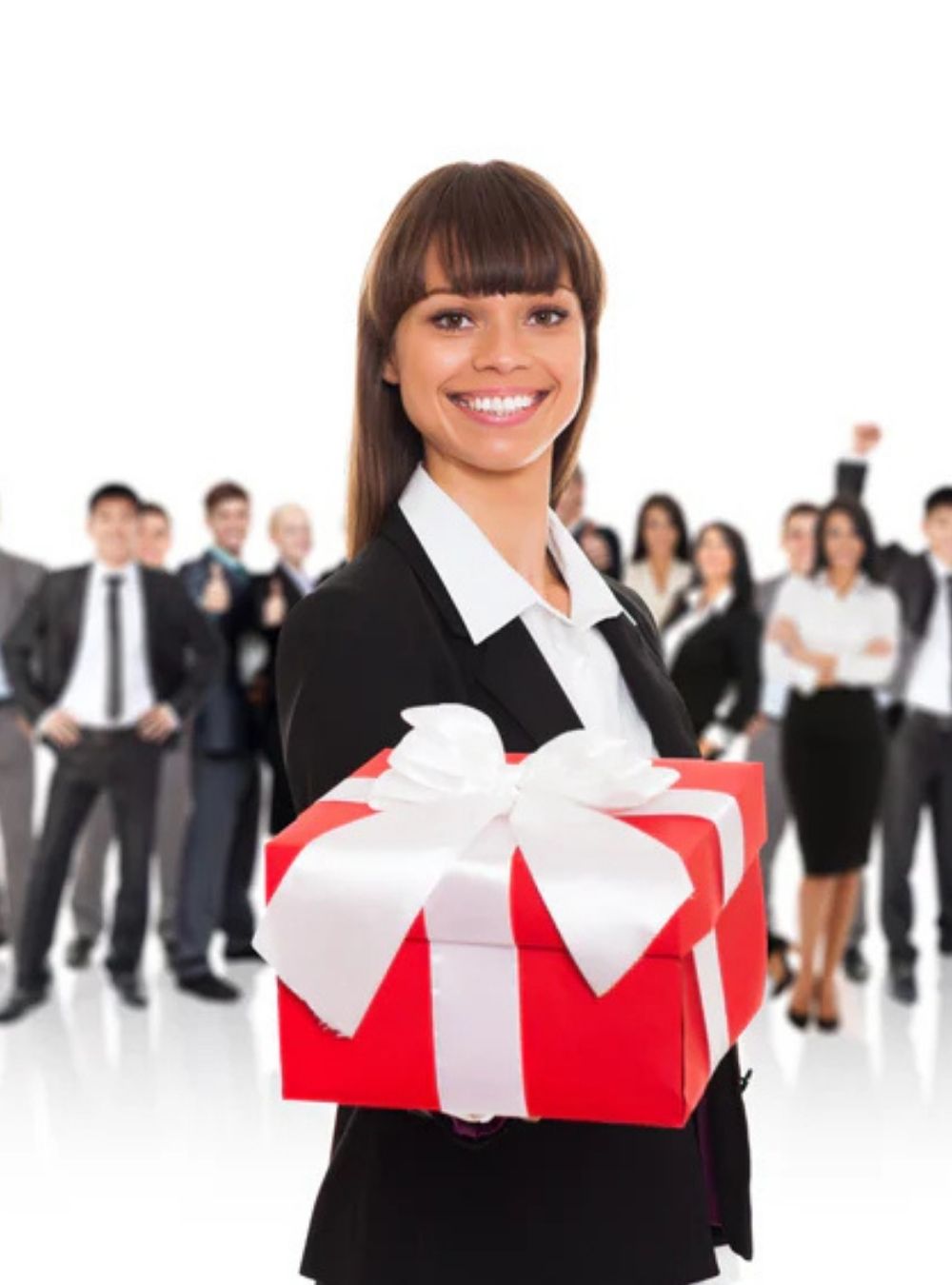 Coșuri cadou pentru angajați vs. bonusuri în bani – ce aleg companiile moderne?