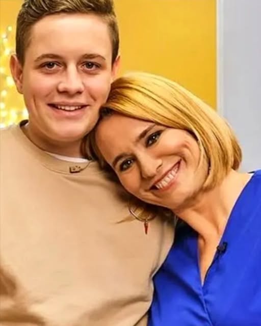 Incidentul care i-a adus exmatricularea fiului Andreei Esca. Ce studii are, de fapt, Aris Eram și cum a ajuns la Survivor 2026…Vezi in comentarii