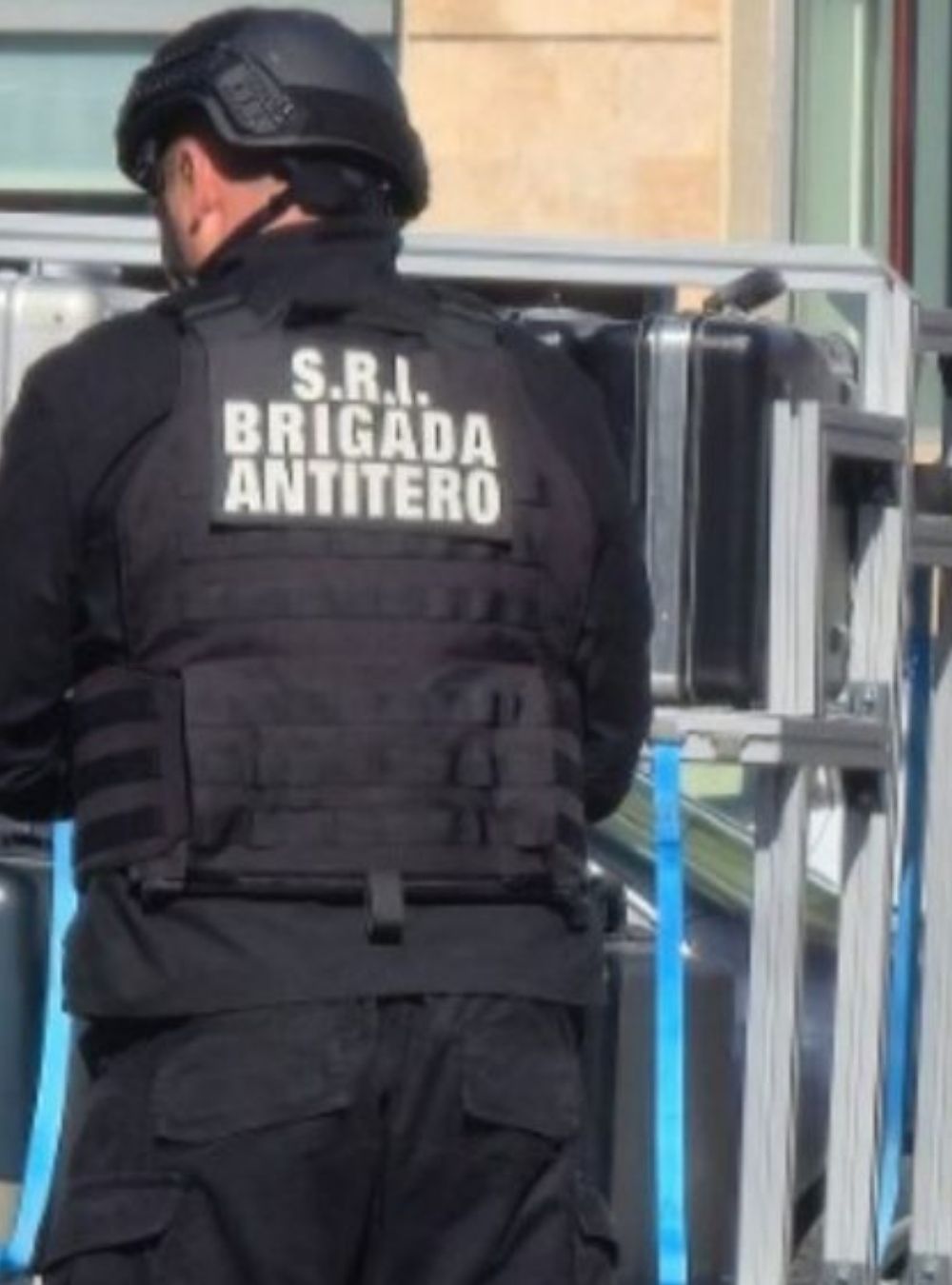 Alertă cu b0mbă la o bancă din România! Specialiștii pirotehniști se află la fața locului