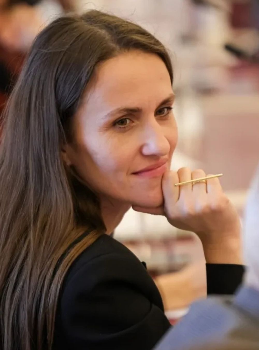 Scandal și acuzații dure la audierea Oanei Țoiu în Parlament