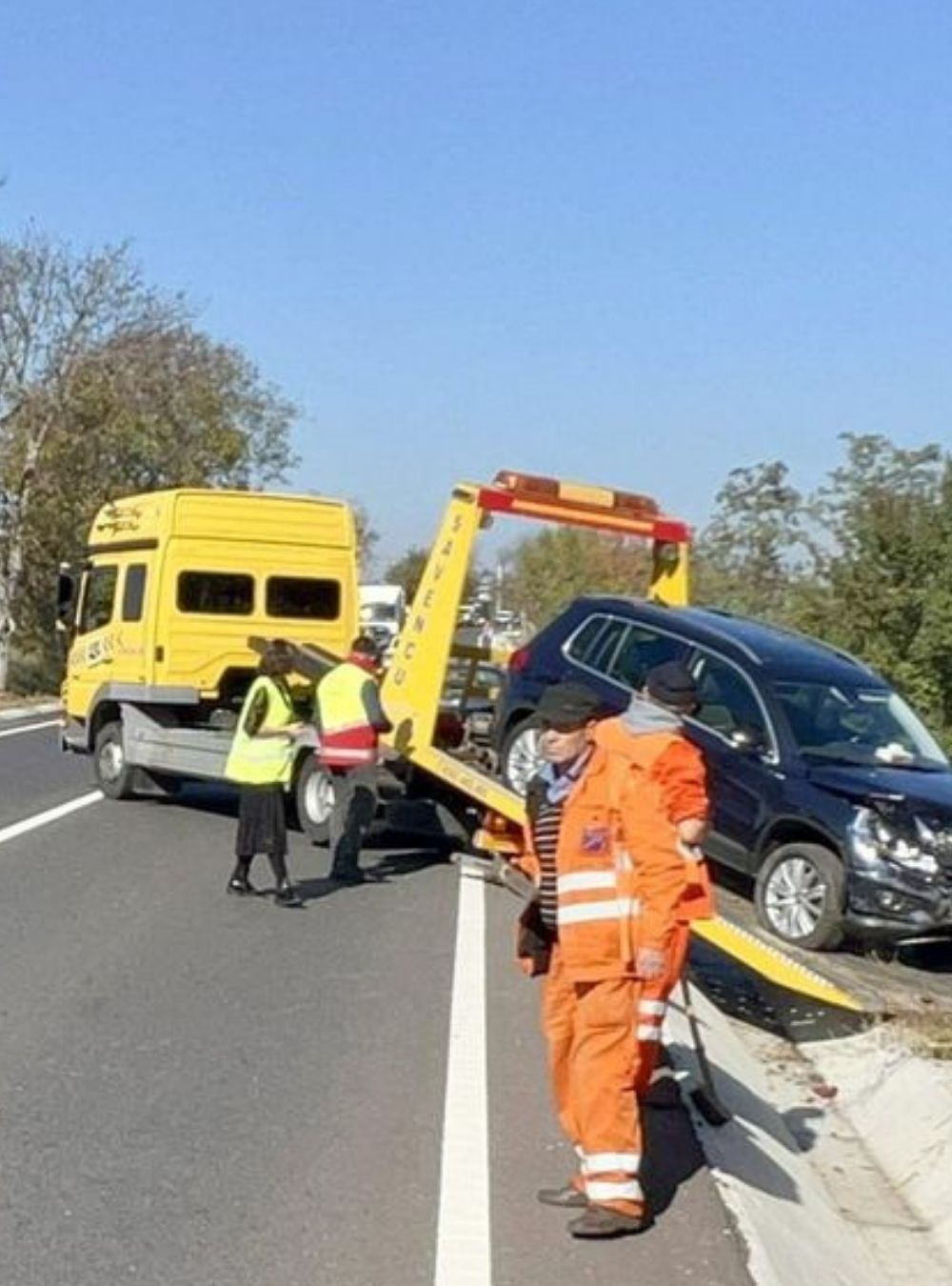 Cine este interpreta de muzică populară care a provocat un accident rutier grav?