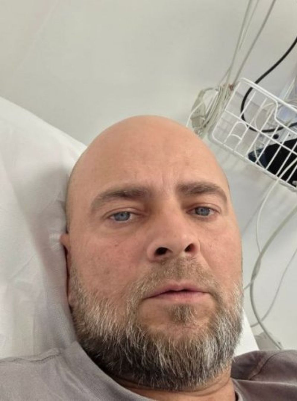 SURPRIZA  în showbiz! Cosmin Seleși, transportat de urgență la spital: „Medicii sunt