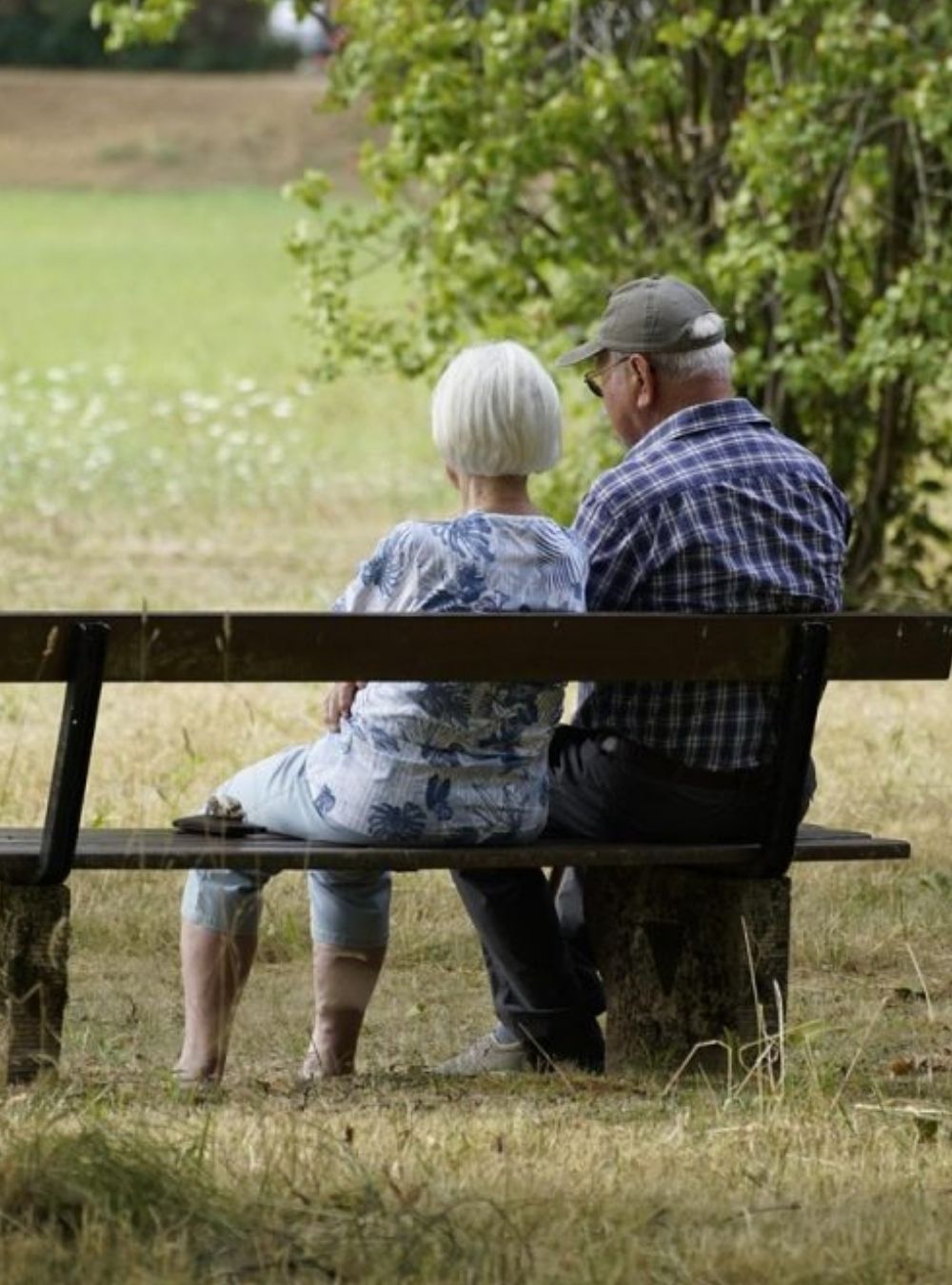 Pensionarii vor beneficia de tichete pentru alimente și medicamente de Paște