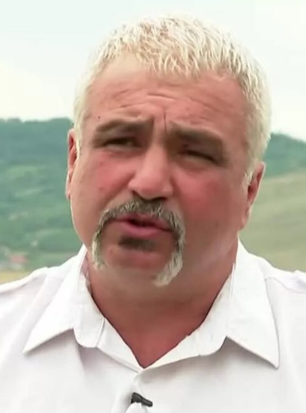 Povestea lui George Chirilă, ieșeanul care trăiește cu două surori și are