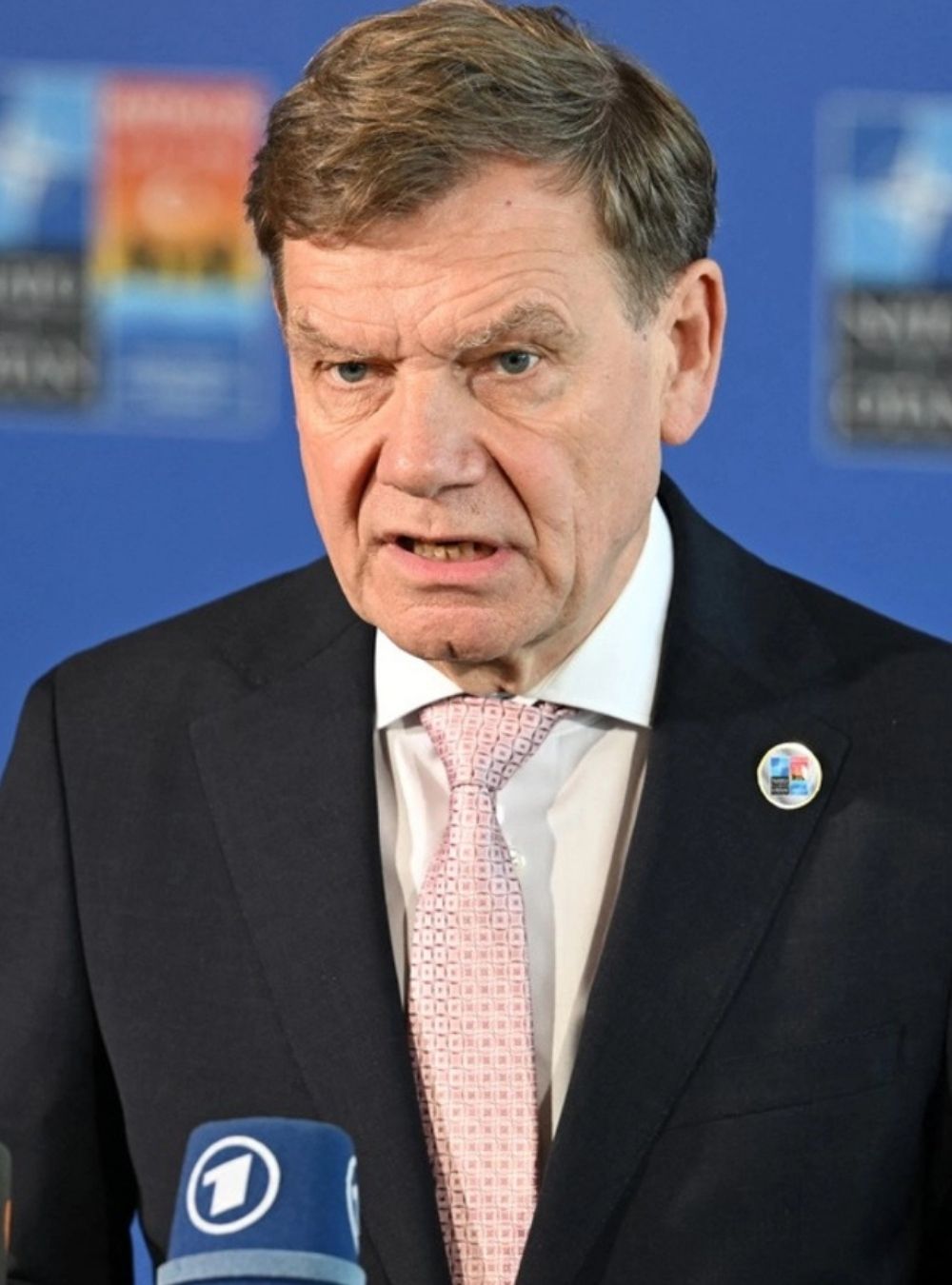 Germania își schimbă poziția și avertizează