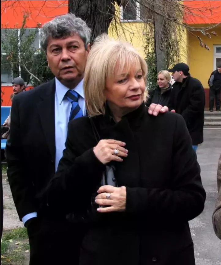 Sotia lui Mircea Lucescu a vrut sa stiti totul de la ea.