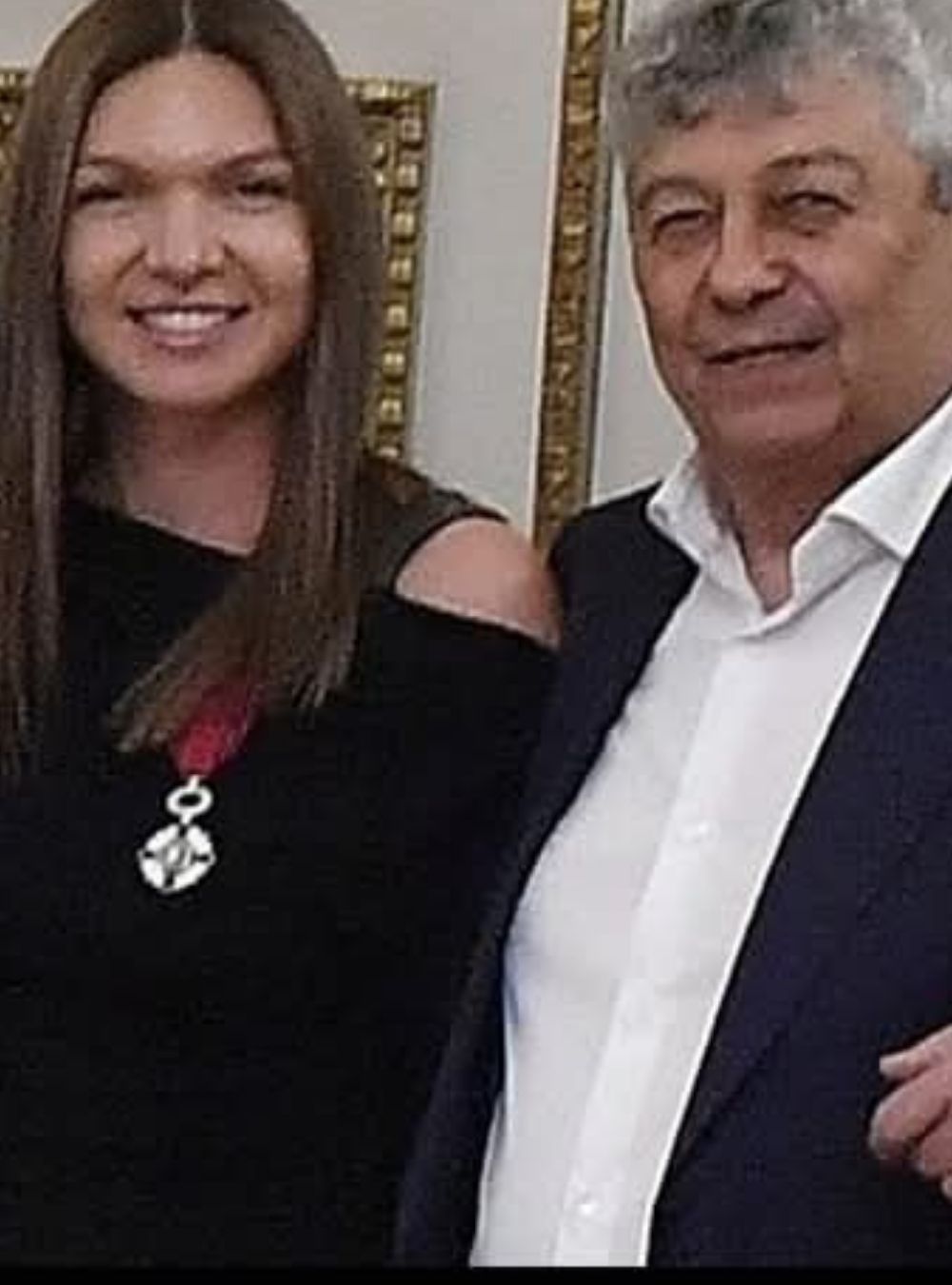GESTUL FĂCUT DE SIMONA HALEP LA CATAFALCUL LUI MIRCEA LUCESCU!