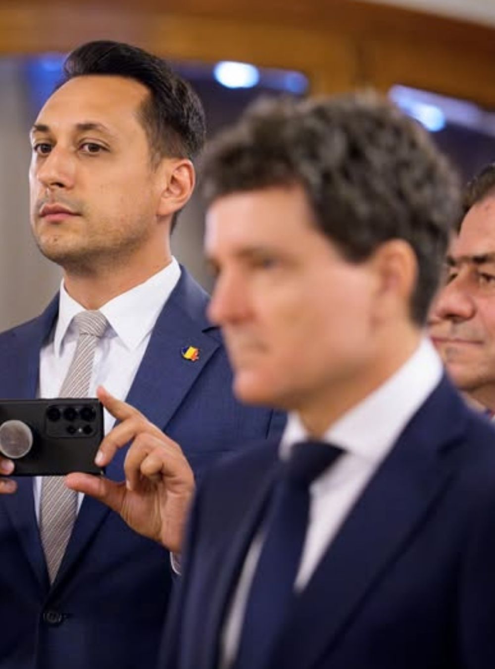 E știrea momentului în România: Noul prim-ministru al României…Vezi mai mult