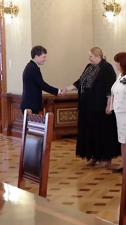 Haos la consultările cu Nicușor Dan! Șoșoacă a…Vezi mai mult