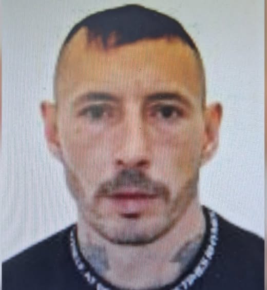 ALERTĂ! Este căutat de poliție peste tot… Vezi mai mult