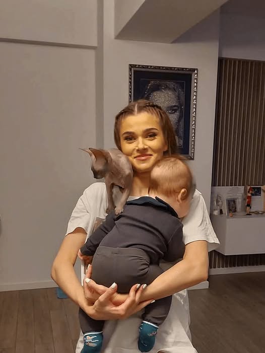Theo Rose și-a ținut ascunsă boala!”Nu sunt complet vindecată, retrăiesc…” vezi mai mult