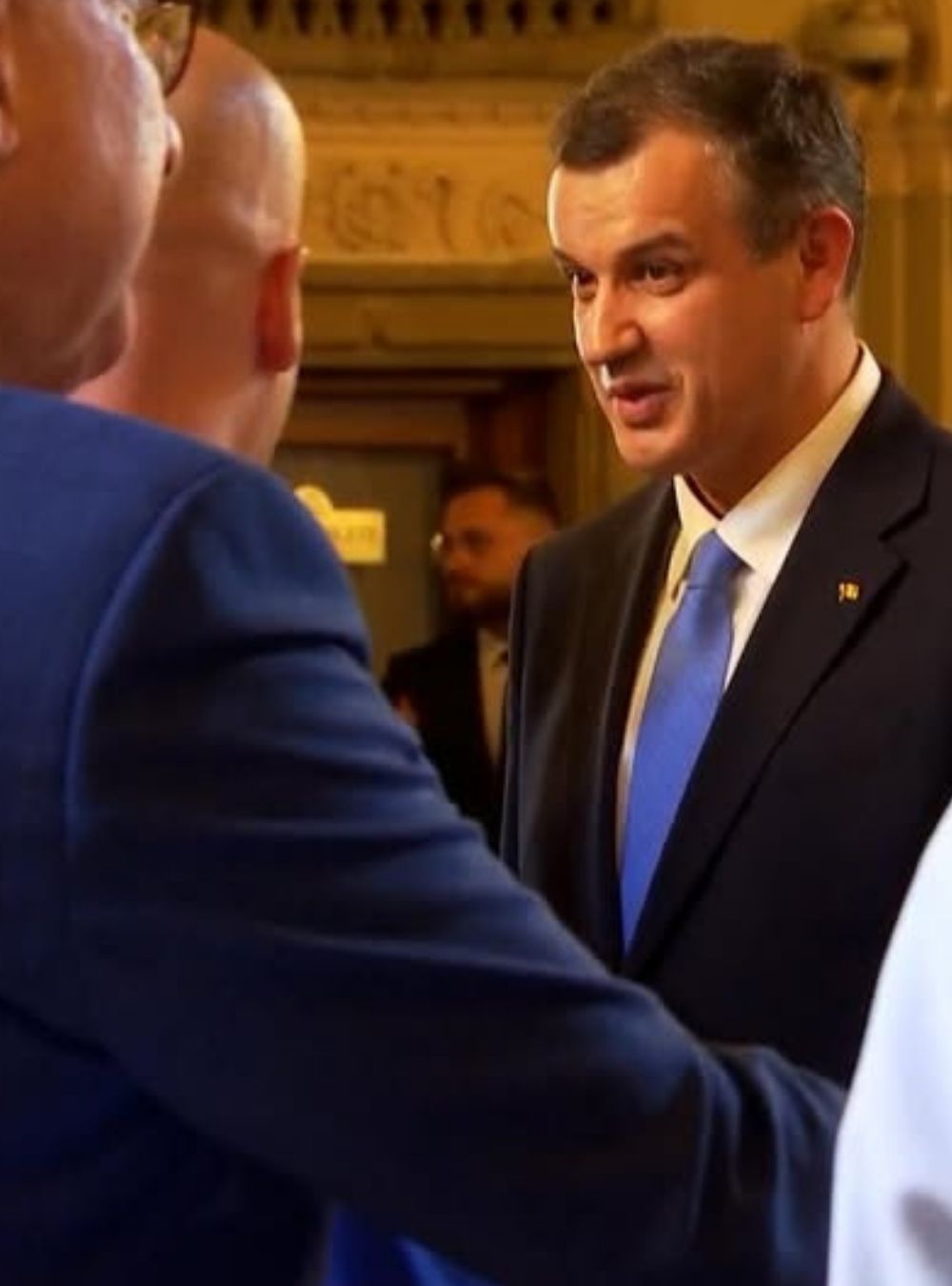Eugen Tomac nu are voturile de premier. PSD oferă premie… Vezi mai mult