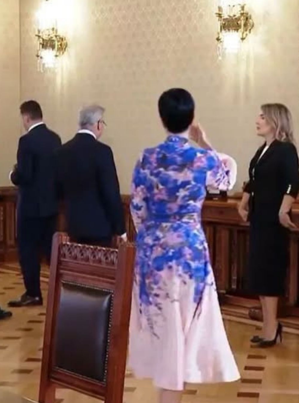 INCIDENT la Cotroceni! Delia Dinu a cerut delegației AUR să se ridice de la masă pentru că au…