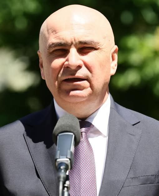 S-a decis! Ilie Bolojan rămâne…Vezi mai mult