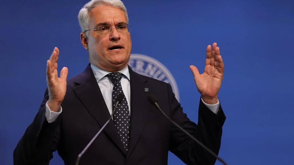 Legea salarizării bugetarilor va fi modificată după proteste.